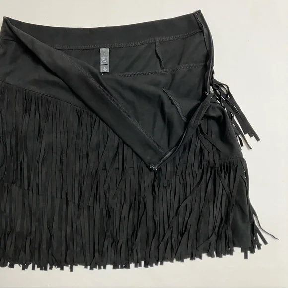 ALYA NWT faux suede fringe mini skirt - Picture 3 of 8